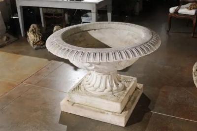 English Vintage 20th Century Cast Stone Fountain with Scoop and Foliage Motifs