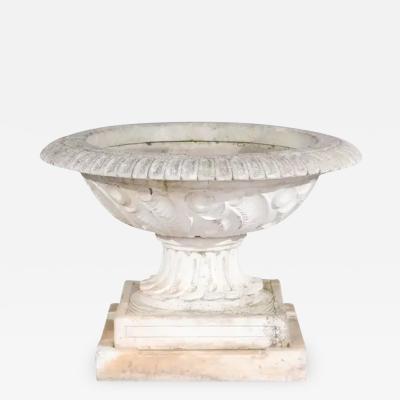 English Vintage 20th Century Cast Stone Fountain with Scoop and Foliage Motifs