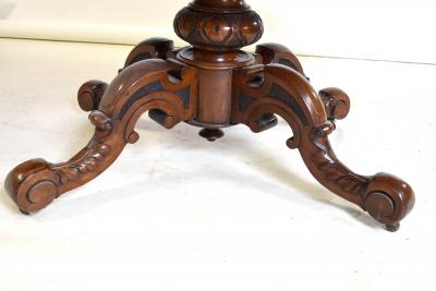 English Walnut and Burl Walnut Dining Table Single pedestal England C A 1850