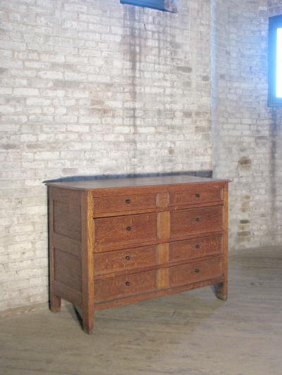English late 17th Century Blond Oak commode Chest of Drawers