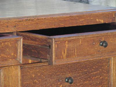 English late 17th Century Blond Oak commode Chest of Drawers