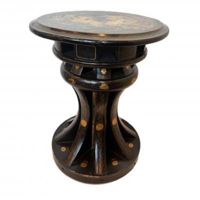 Englsh Regency style chinoiserie black lacquered and decorated round pedestal en