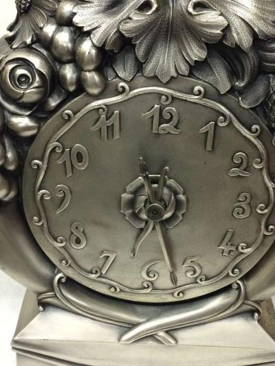 Eric Bagge Bagge and Peters Clock