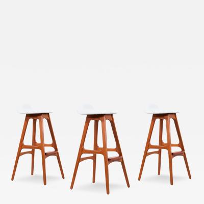 Erik Buch Erik Buch Sculpted Teak White Leather Bar Stools for Oddense Maskinsnedkeri