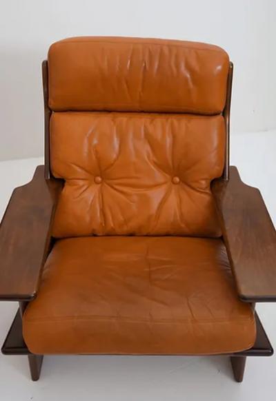 Esko Pajamies Scandinavian Lounge Chairs model Pele by Esko Pajamies