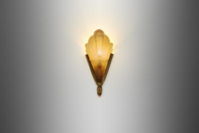 Etablissements Jean Gauthier Art Deco Wall Lamp for tablissement Jean Gauthier France 20th Century