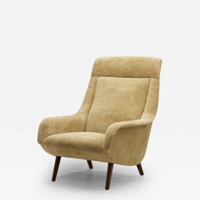 European Mid-Century Modern Lounge Chair with Beech Wood Legs