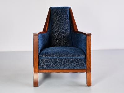 Exceptional Art Deco Arm Chair in Blue Velvet and Maple Northern France 1920s