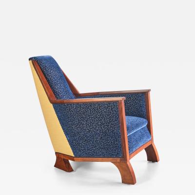 Exceptional Art Deco Arm Chair in Blue Velvet and Maple Northern France 1920s