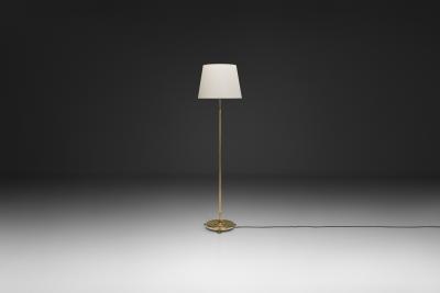 Extendable Brass Floor Lamp with Ribbed Stem Detail Europe 1940s