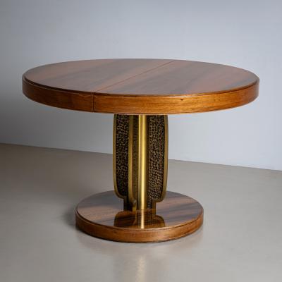 Extendable Table in the style of Luciano Frigerio Italy