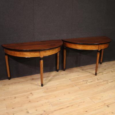 Extendable table from the mid 20th century