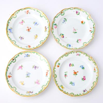 Extensive 19th Century Meissen Porcelain Dinnerware Service For Twelve People