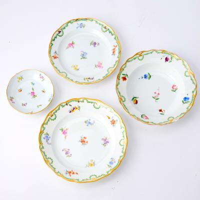 Extensive 19th Century Meissen Porcelain Dinnerware Service For Twelve People