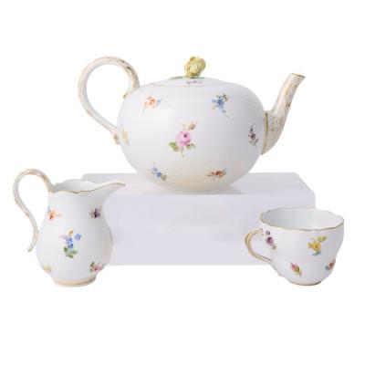 Extensive 19th Century Meissen Porcelain Dinnerware Service For Twelve People