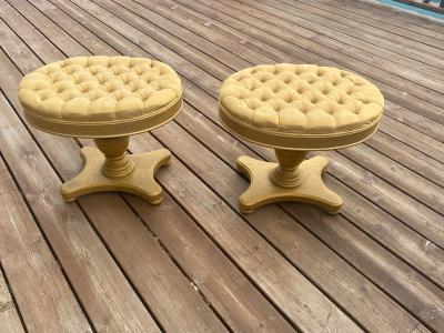 FANCY PAIR OF HOLLYWOOD REGENCY BUTTON TUFTED STOOLS