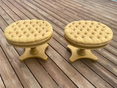 FANCY PAIR OF HOLLYWOOD REGENCY BUTTON TUFTED STOOLS