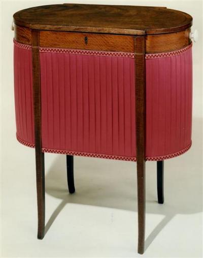 FEDERAL LIFT TOP WORK TABLE