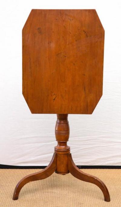 FEDERAL TILT TOP CANDLESTAND TABLE