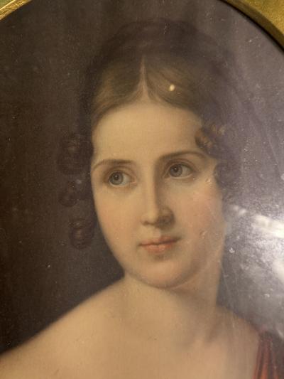 FINE ART NOUVEAU PASTEL PORTRAIT OF LOVELY WOMAN IN GORGEOUS GILT WOOD FRAME