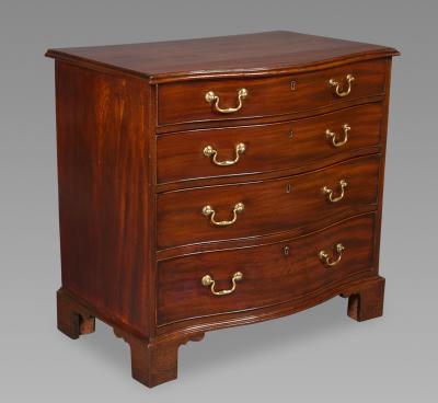 FINE QUALITY CHIPPENDALE PERIOD MAHOGANY SERPENTINE CHEST OF DRAWERS