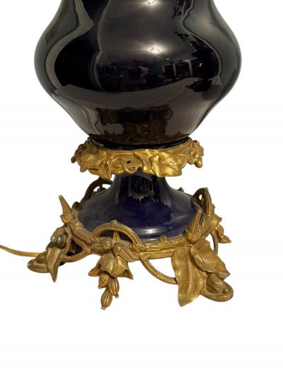 FRENCH ANTIQUE DARK BLUE PORCELAIN DORE BRONZE FLOWERY TENDRILS BASE LAMPS
