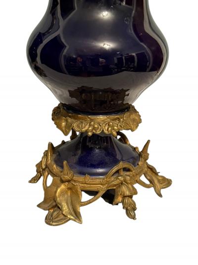 FRENCH ANTIQUE DARK BLUE PORCELAIN DORE BRONZE FLOWERY TENDRILS BASE LAMPS