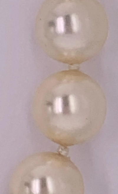 Faux Pearl Choker Necklace with Plated Locket