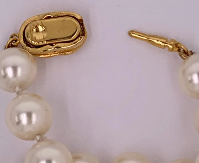 Faux Pearl Choker Necklace with Plated Locket