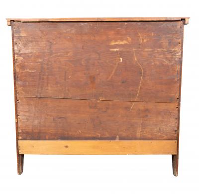 Federal Birdseye Maple Bow Front Chest Of Drawers
