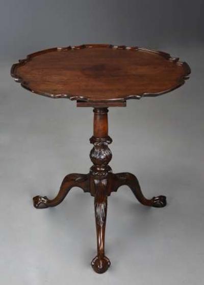 Fine 18thc George II mahogany tripod table with superb original patina