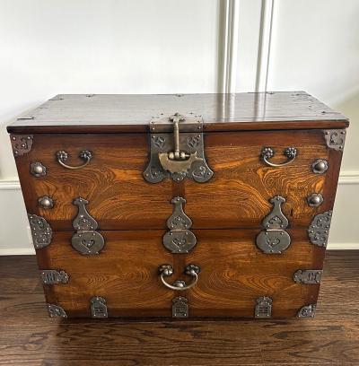 Fine Antique Korean Bandaji Chest Gyeonggi Do Joseon Dynasty