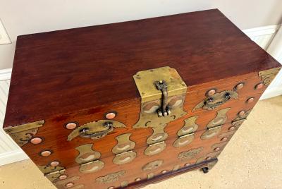 Fine Antique Korean Bandaji Chest Gyeonggi Do Joseon Dynasty