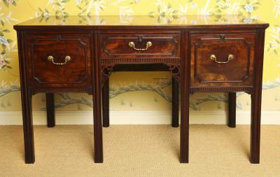 Fine Chippendale Period Mahogany Wineboard
