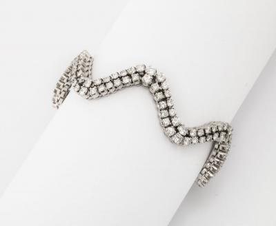 Fine Diamond Bracelet With Flexible Undulating Design