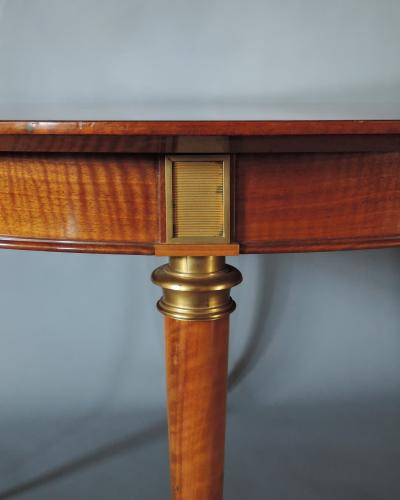 Fine French Art Deco Extendable Walnut Round Table