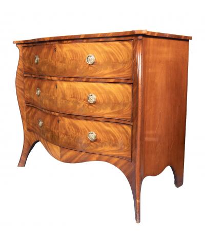 Fine George III Mahogany Serpentine Chest Of Drawers