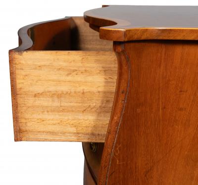 Fine George III Mahogany Serpentine Chest Of Drawers