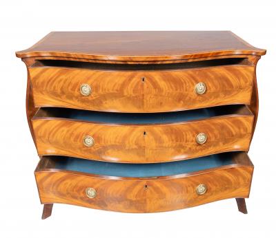 Fine George III Mahogany Serpentine Chest Of Drawers