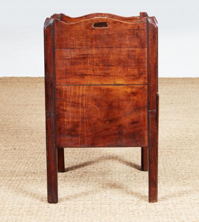 Fine Georgian Bedside Cupboard