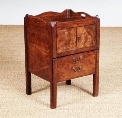 Fine Georgian Bedside Cupboard