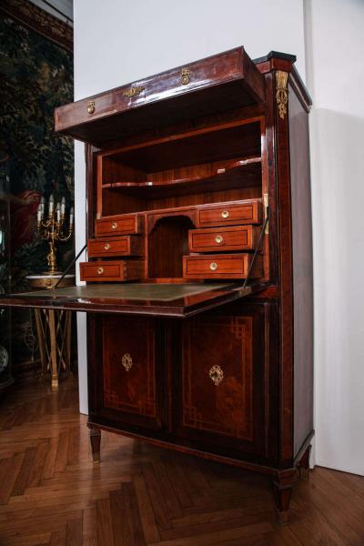 Fine Italian 18th Century Ormolu Mounted Parquetry Secretaire a Abattant