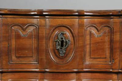 Fine Louis XV Provincial Walnut Commode