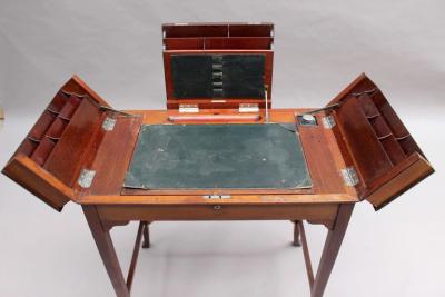 Fine Mahogany Writing Table with 3 Fold Out Compartments