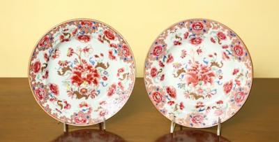 Fine Set of Twelve Chinese export Enameled Plates
