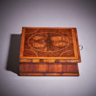 Fine William and Mary 17th Century Olive Oyster Lace Box