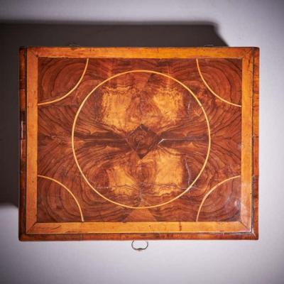 Fine William and Mary 17th Century Olive Oyster Lace Box