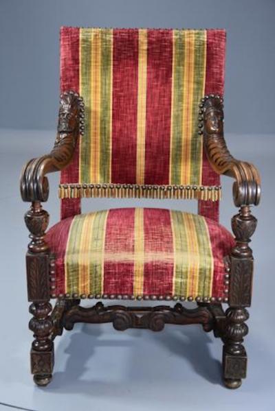 Fine pair of 19thc French walnut open armchairs in the Baroque style