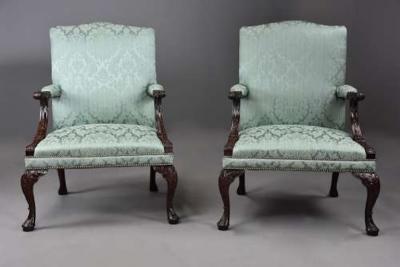 Fine pair of mahogany Gainsborough armchairs in the George II style