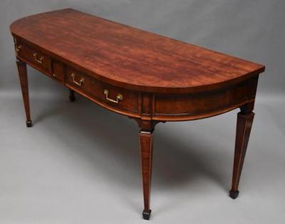 Fine quality 18thc Sheraton mahogany bow front side server